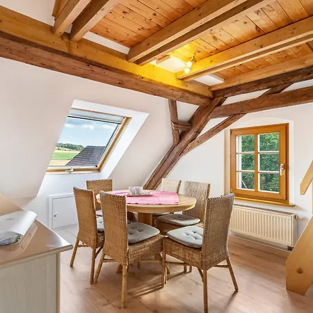 Gutshof Lesch - 1 *